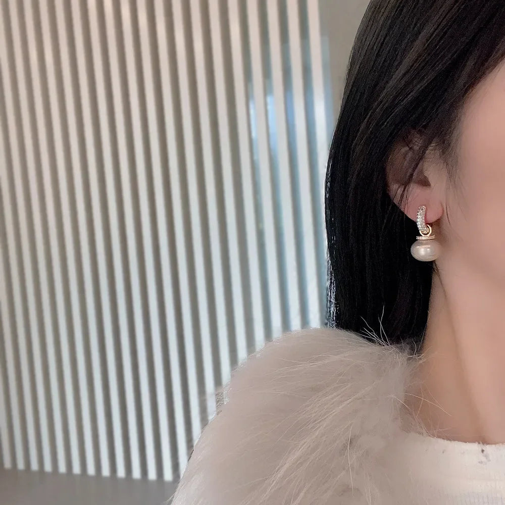 Colorful Blue Pearl Circle Ear Button Design Eardrop for Girls.