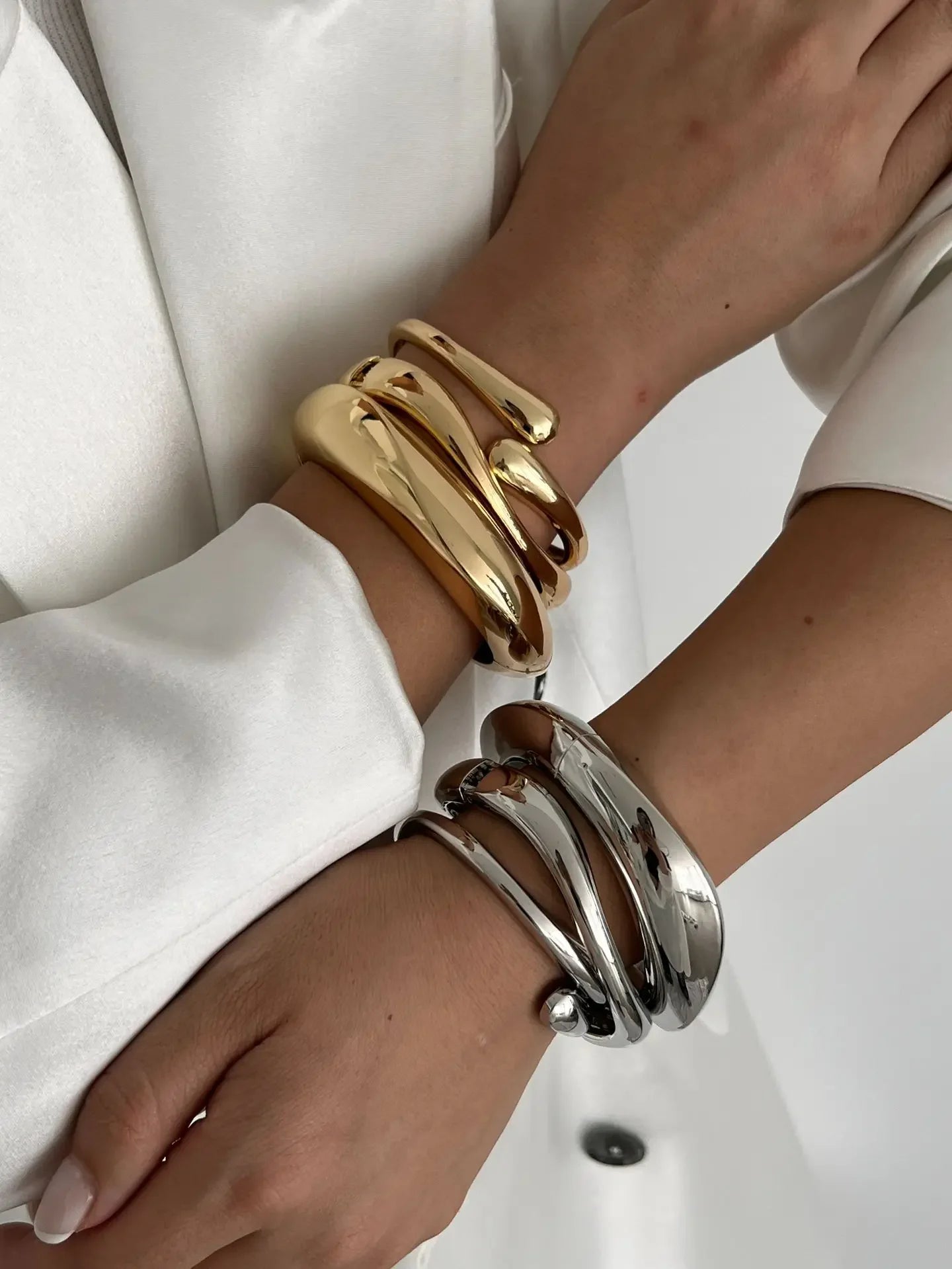 Bracelet for Women 2024 Design Sense Fashion Trend Metal Smooth Water Drop Hug Jewelry Pulseras Mujer Sterling Silver 925 Girl