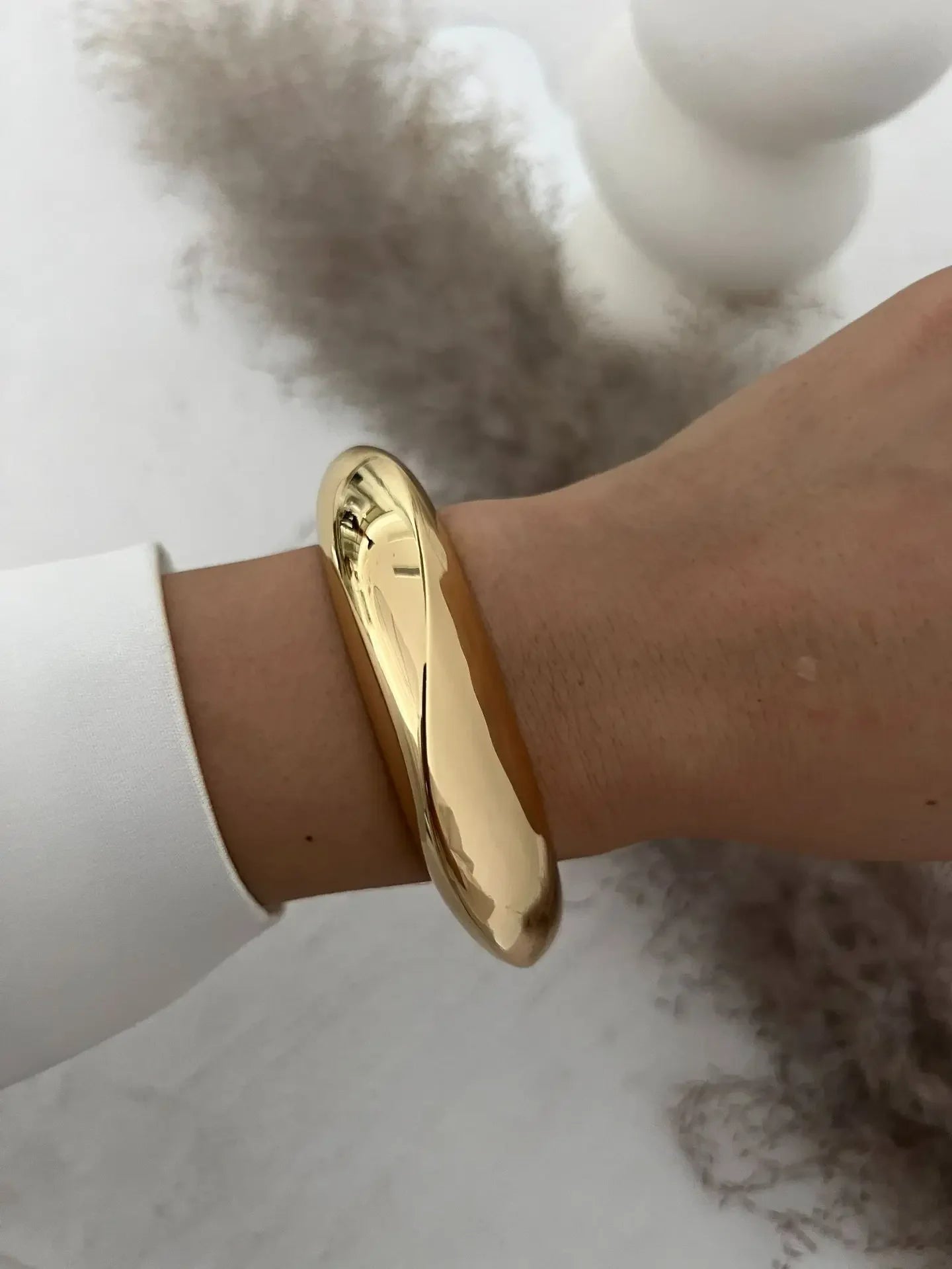 Bracelet for Women 2024 Design Sense Fashion Trend Metal Smooth Water Drop Hug Jewelry Pulseras Mujer Sterling Silver 925 Girl