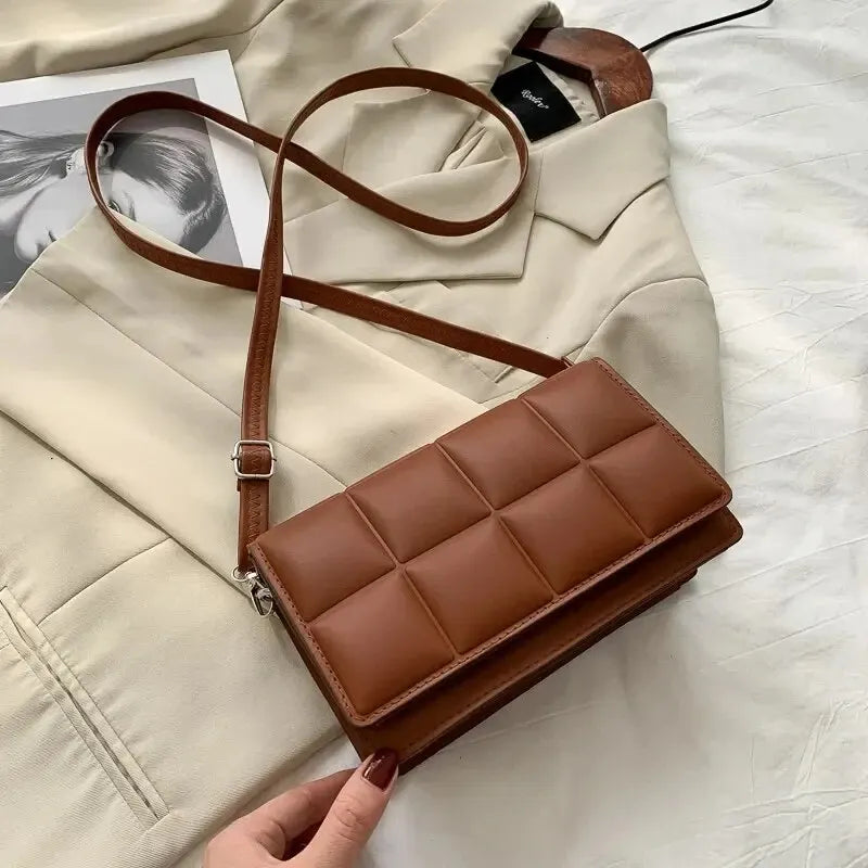 Isa' s Crossbody Handbag