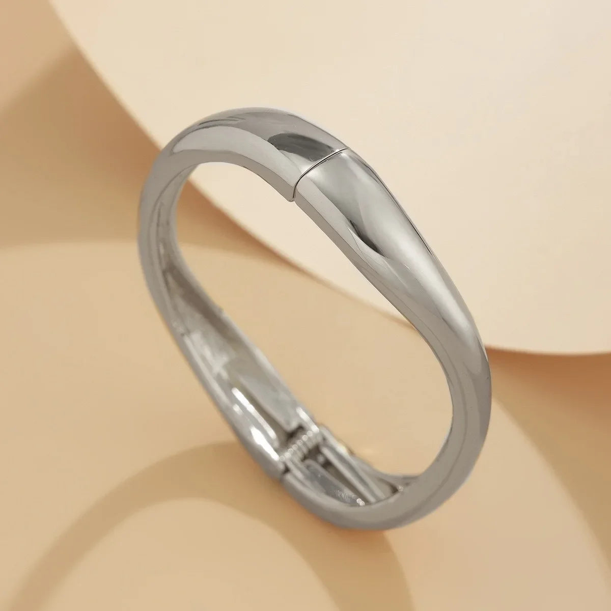 Bracelet for Women 2024 Design Sense Fashion Trend Metal Smooth Water Drop Hug Jewelry Pulseras Mujer Sterling Silver 925 Girl